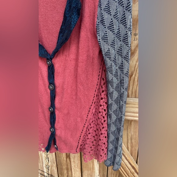 Women’s size xl sweater - 
gimmicks by bke brand - Picture 3 of 3